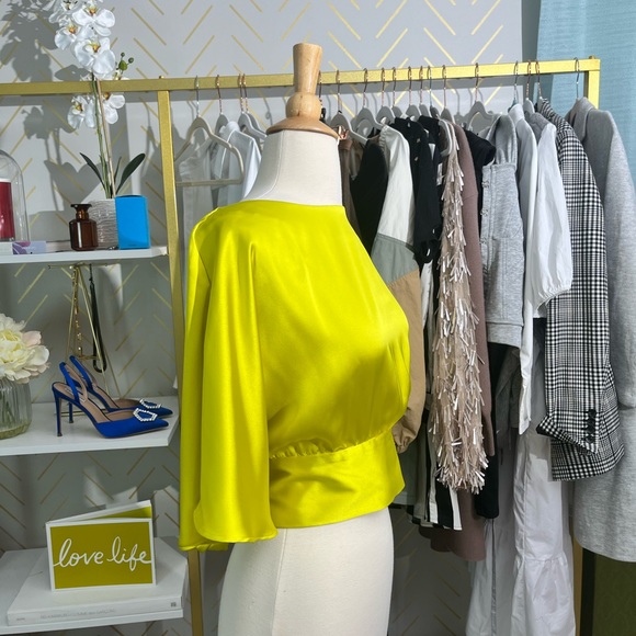 Lime green Zara blouse with open back! - Picture 3 of 3